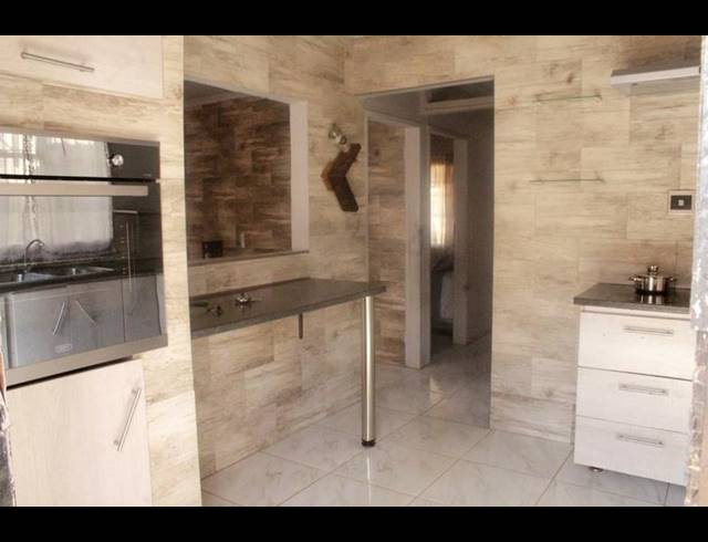 2 BEDROOM HOUSE FOR SALE IN ORANGE FARM